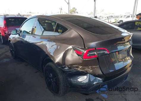 2024 Tesla Model Y Long Range Dual Motor All-Wheel Drive/Rwd из США, поврежденный, VIN 7SAYGDED1RF209346